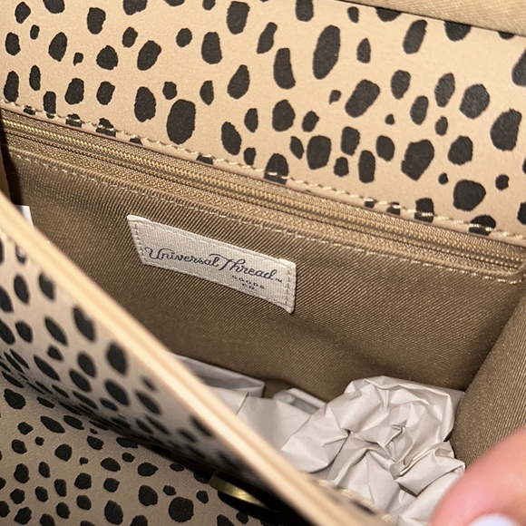 Universal Thread leopard Crossbody bag - Picture 5 of 5